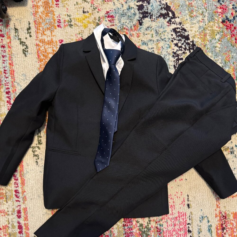 Boys Black Suit (includes jacket, shirt, pants, tie) size 7